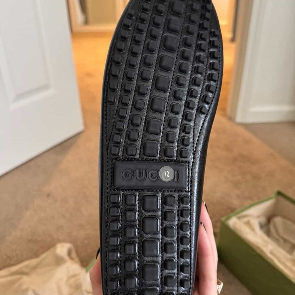 Gucci Black Leather Loafers with Gold Accent - Picture 6 of 10